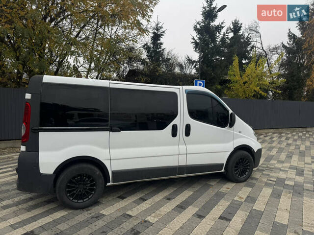 Білий Рено Трафік, об'ємом двигуна 2 л та пробігом 425 тис. км за 9800 $, фото 3 на Automoto.ua