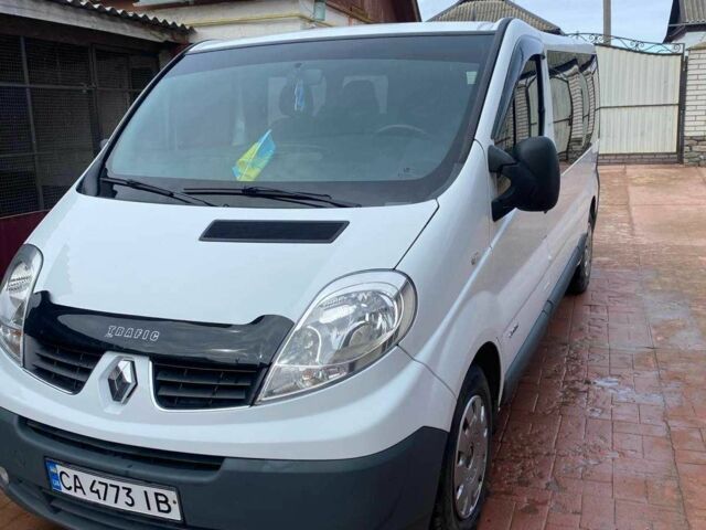 Белый Рено Трафик, объемом двигателя 2 л и пробегом 198 тыс. км за 9200 $, фото 1 на Automoto.ua