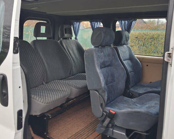 Рено Трафик 2009 в Валках на Automoto.ua Белый Рено Трафик, объемом двигателя 2 л и пробегом 307 тыс. км за 9000 $, фото 21 на Automoto.ua