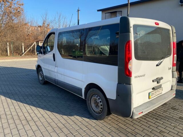 Белый Рено Трафик, объемом двигателя 2 л и пробегом 240 тыс. км за 6800 $, фото 3 на Automoto.ua