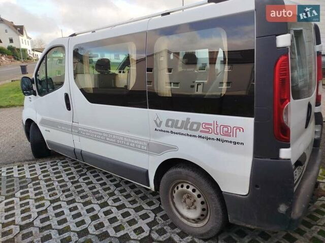 Белый Рено Трафик, объемом двигателя 2 л и пробегом 270 тыс. км за 9500 $, фото 4 на Automoto.ua