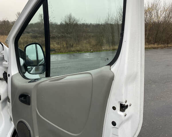 Белый Рено Трафик, объемом двигателя 2 л и пробегом 405 тыс. км за 7250 $, фото 7 на Automoto.ua