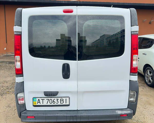Білий Рено Трафік, об'ємом двигуна 2 л та пробігом 165 тис. км за 8900 $, фото 12 на Automoto.ua
