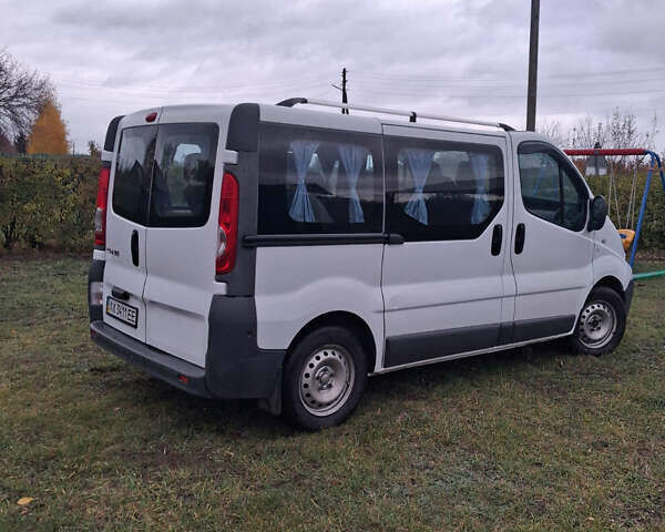 Рено Трафик 2009 в Валках на Automoto.ua Белый Рено Трафик, объемом двигателя 2 л и пробегом 307 тыс. км за 9000 $, фото 11 на Automoto.ua