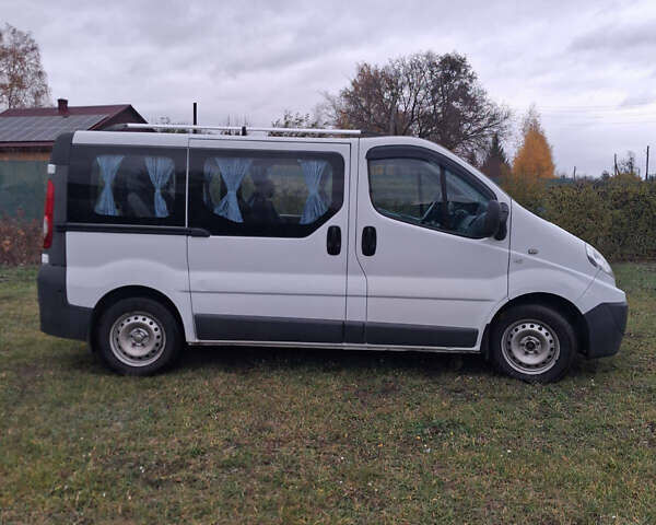 Рено Трафик 2009 в Валках на Automoto.ua Белый Рено Трафик, объемом двигателя 2 л и пробегом 307 тыс. км за 9000 $, фото 12 на Automoto.ua