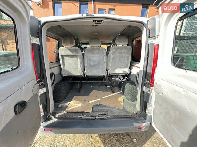 Білий Рено Трафік, об'ємом двигуна 2 л та пробігом 165 тис. км за 8900 $, фото 19 на Automoto.ua