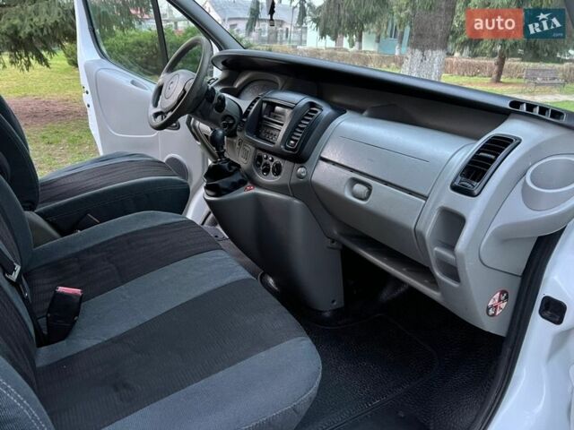 Белый Рено Трафик, объемом двигателя 2 л и пробегом 356 тыс. км за 9500 $, фото 12 на Automoto.ua