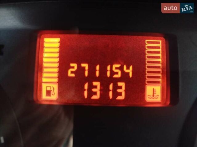 Белый Рено Трафик, объемом двигателя 2 л и пробегом 270 тыс. км за 9500 $, фото 1 на Automoto.ua