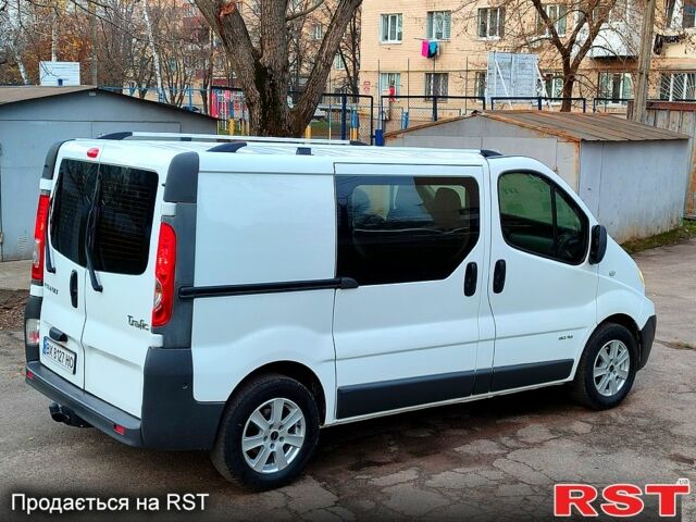 Білий Рено Трафік, об'ємом двигуна 2 л та пробігом 395 тис. км за 9750 $, фото 1 на Automoto.ua