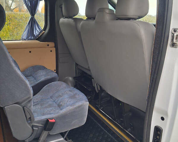 Рено Трафик 2009 в Валках на Automoto.ua Белый Рено Трафик, объемом двигателя 2 л и пробегом 307 тыс. км за 9000 $, фото 28 на Automoto.ua