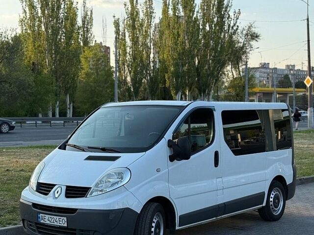 Белый Рено Трафик, объемом двигателя 2 л и пробегом 401 тыс. км за 8900 $, фото 4 на Automoto.ua