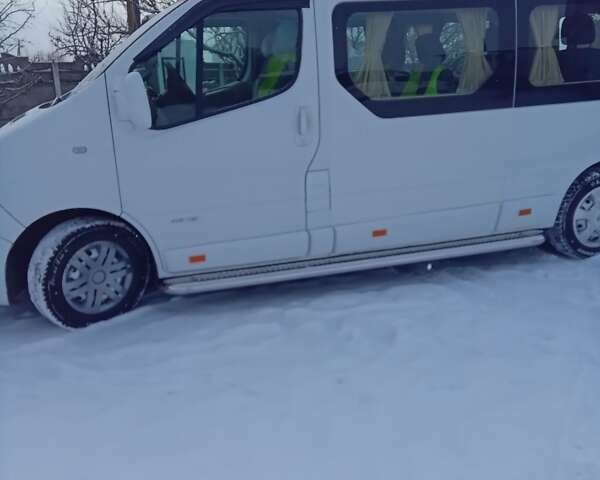 Белый Рено Трафик, объемом двигателя 2 л и пробегом 365 тыс. км за 9900 $, фото 4 на Automoto.ua