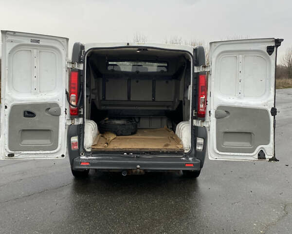 Белый Рено Трафик, объемом двигателя 2 л и пробегом 405 тыс. км за 7250 $, фото 21 на Automoto.ua