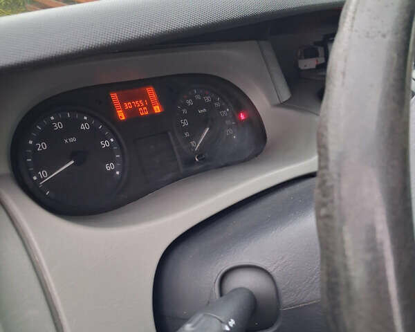 Рено Трафик 2009 в Валках на Automoto.ua Белый Рено Трафик, объемом двигателя 2 л и пробегом 307 тыс. км за 9000 $, фото 26 на Automoto.ua