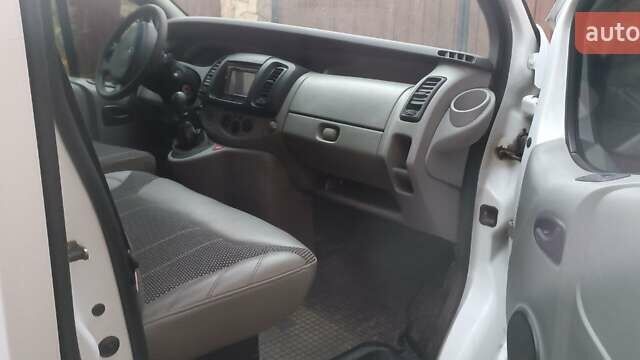 Білий Рено Трафік, об'ємом двигуна 2 л та пробігом 377 тис. км за 7000 $, фото 7 на Automoto.ua
