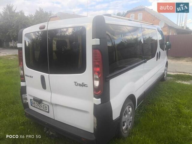 Белый Рено Трафик, объемом двигателя 2 л и пробегом 324 тыс. км за 10200 $, фото 1 на Automoto.ua