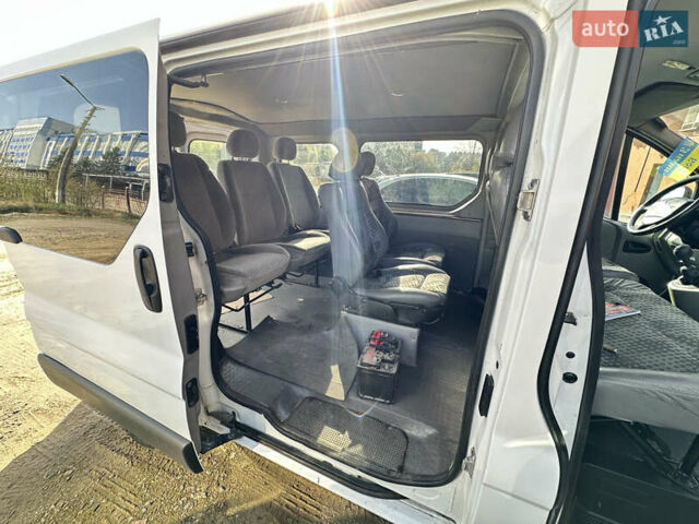 Білий Рено Трафік, об'ємом двигуна 2 л та пробігом 165 тис. км за 8900 $, фото 16 на Automoto.ua
