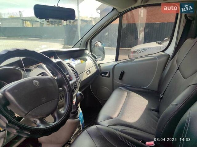 Белый Рено Трафик, объемом двигателя 2 л и пробегом 325 тыс. км за 10500 $, фото 7 на Automoto.ua