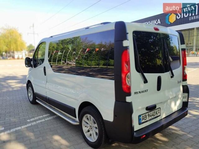 Белый Рено Трафик, объемом двигателя 2 л и пробегом 389 тыс. км за 11450 $, фото 3 на Automoto.ua