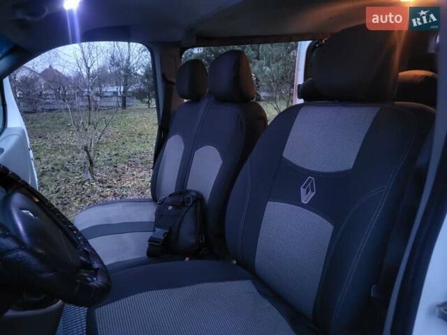 Білий Рено Трафік, об'ємом двигуна 2 л та пробігом 268 тис. км за 10950 $, фото 59 на Automoto.ua