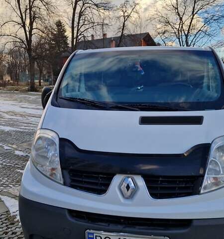 Белый Рено Трафик, объемом двигателя 2 л и пробегом 247 тыс. км за 12700 $, фото 5 на Automoto.ua