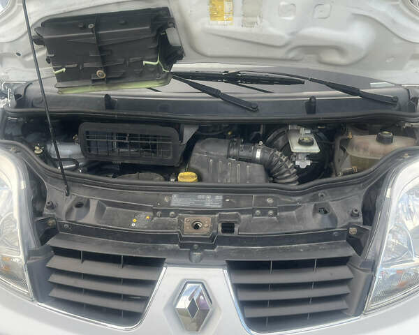 Білий Рено Трафік, об'ємом двигуна 2 л та пробігом 320 тис. км за 8600 $, фото 24 на Automoto.ua