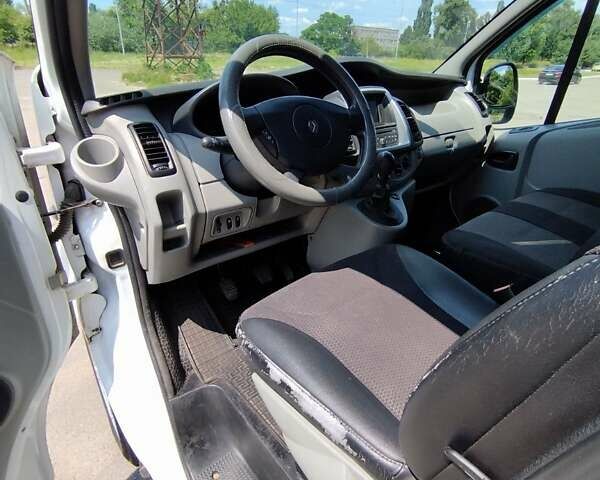 Білий Рено Трафік, об'ємом двигуна 2 л та пробігом 232 тис. км за 10000 $, фото 14 на Automoto.ua