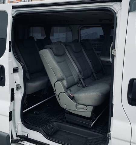 Белый Рено Трафик, объемом двигателя 2 л и пробегом 450 тыс. км за 12200 $, фото 3 на Automoto.ua