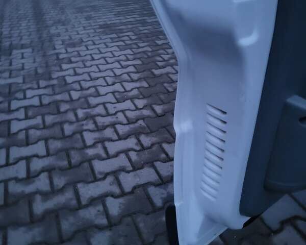 Білий Рено Трафік, об'ємом двигуна 2 л та пробігом 268 тис. км за 10950 $, фото 55 на Automoto.ua