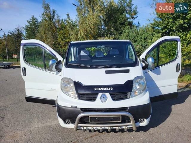 Білий Рено Трафік, об'ємом двигуна 2 л та пробігом 237 тис. км за 11300 $, фото 56 на Automoto.ua