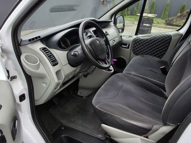 Белый Рено Трафик, объемом двигателя 2 л и пробегом 3 тыс. км за 11999 $, фото 2 на Automoto.ua