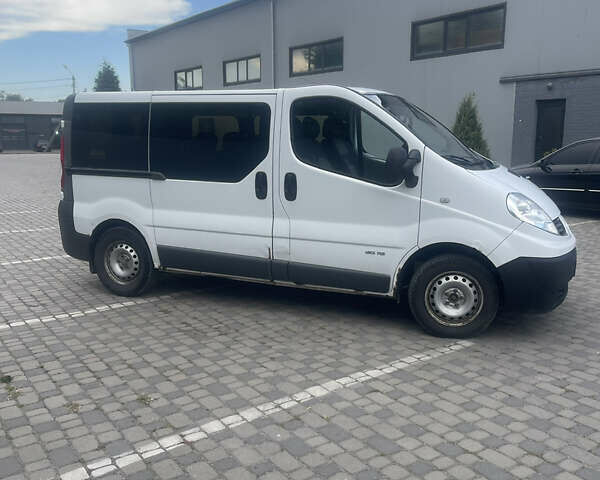 Білий Рено Трафік, об'ємом двигуна 2 л та пробігом 320 тис. км за 8600 $, фото 6 на Automoto.ua