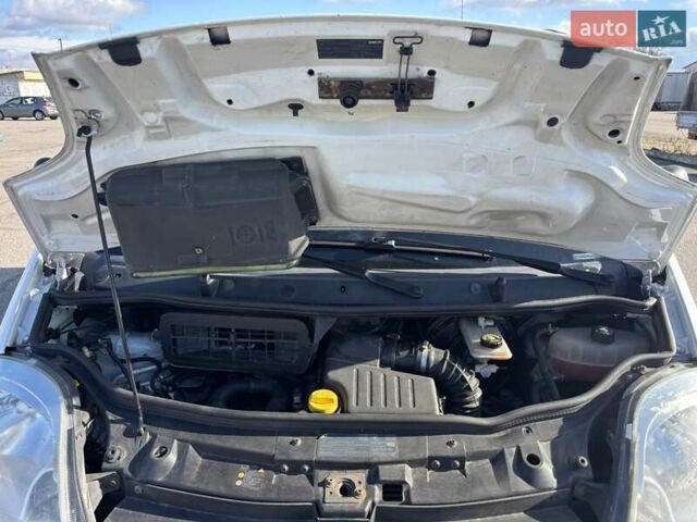 Білий Рено Трафік, об'ємом двигуна 2 л та пробігом 279 тис. км за 9900 $, фото 31 на Automoto.ua