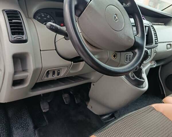 Белый Рено Трафик, объемом двигателя 1.9 л и пробегом 334 тыс. км за 11500 $, фото 14 на Automoto.ua