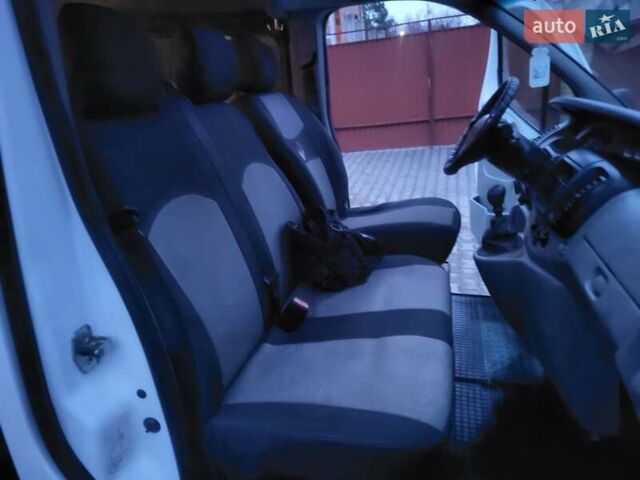 Білий Рено Трафік, об'ємом двигуна 2 л та пробігом 268 тис. км за 10950 $, фото 47 на Automoto.ua