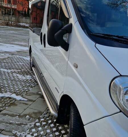 Белый Рено Трафик, объемом двигателя 2 л и пробегом 247 тыс. км за 12700 $, фото 4 на Automoto.ua