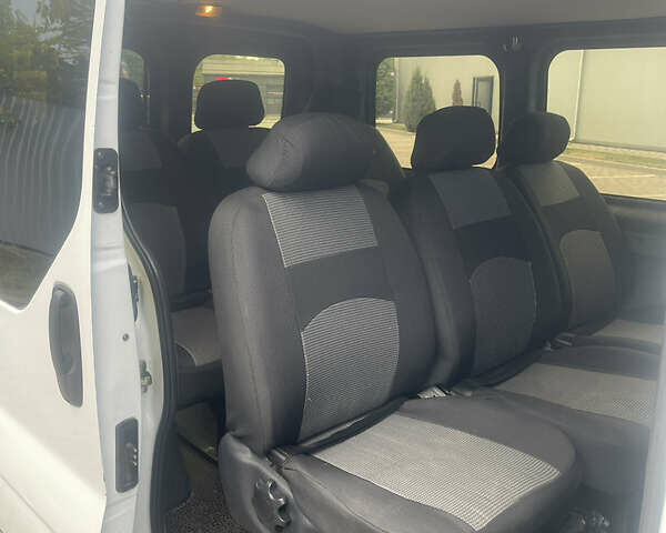 Білий Рено Трафік, об'ємом двигуна 2 л та пробігом 320 тис. км за 8600 $, фото 11 на Automoto.ua
