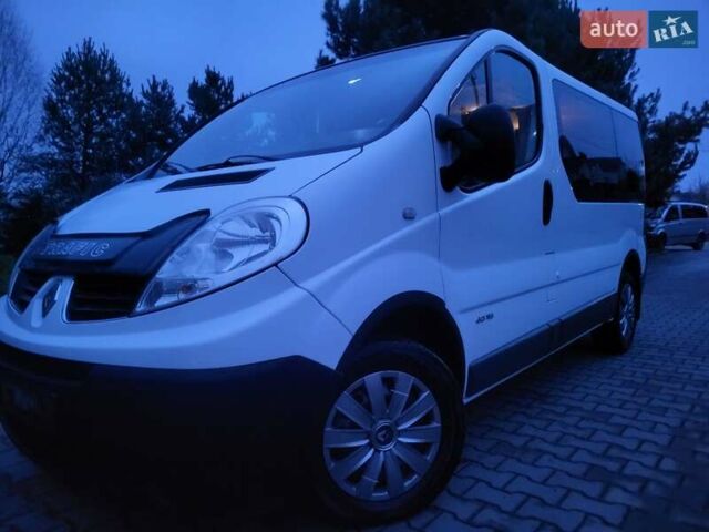 Білий Рено Трафік, об'ємом двигуна 2 л та пробігом 268 тис. км за 10950 $, фото 3 на Automoto.ua