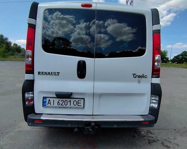 Білий Рено Трафік, об'ємом двигуна 2 л та пробігом 232 тис. км за 10000 $, фото 6 на Automoto.ua