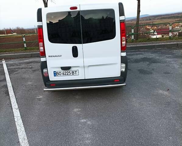 Белый Рено Трафик, объемом двигателя 2 л и пробегом 218 тыс. км за 10500 $, фото 5 на Automoto.ua