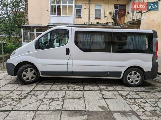 Белый Рено Трафик, объемом двигателя 2 л и пробегом 271 тыс. км за 12500 $, фото 2 на Automoto.ua