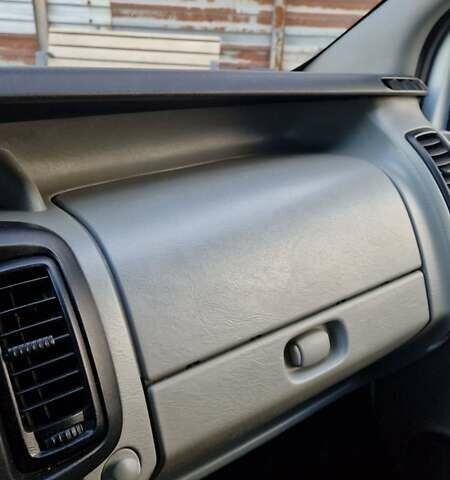 Белый Рено Трафик, объемом двигателя 2 л и пробегом 247 тыс. км за 12700 $, фото 17 на Automoto.ua