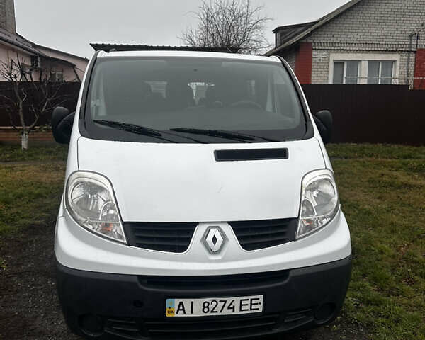 Белый Рено Трафик, объемом двигателя 2 л и пробегом 301 тыс. км за 11000 $, фото 1 на Automoto.ua