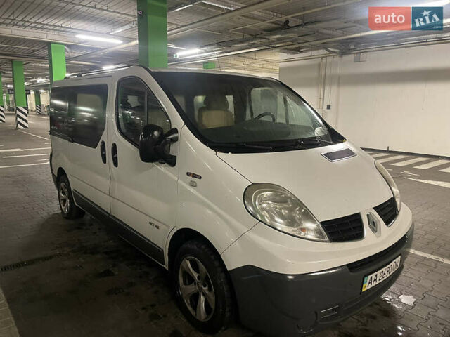Білий Рено Трафік, об'ємом двигуна 2 л та пробігом 257 тис. км за 8000 $, фото 15 на Automoto.ua