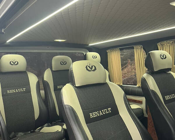 Белый Рено Трафик, объемом двигателя 2 л и пробегом 360 тыс. км за 15000 $, фото 3 на Automoto.ua