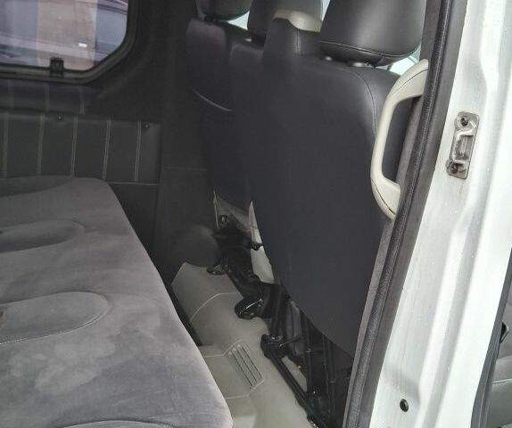 Белый Рено Трафик, объемом двигателя 2 л и пробегом 3 тыс. км за 11999 $, фото 15 на Automoto.ua