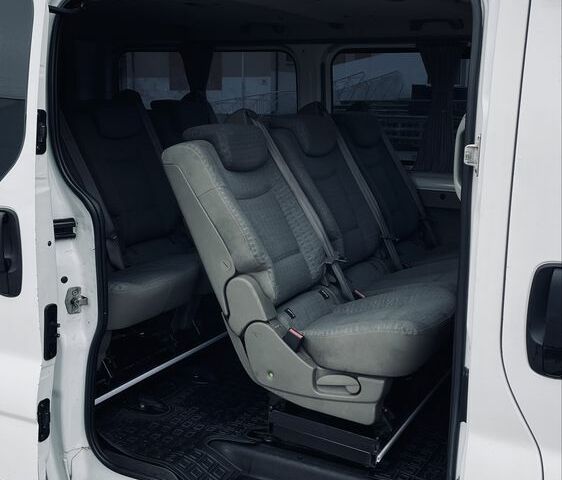 Белый Рено Трафик, объемом двигателя 2 л и пробегом 450 тыс. км за 12200 $, фото 4 на Automoto.ua