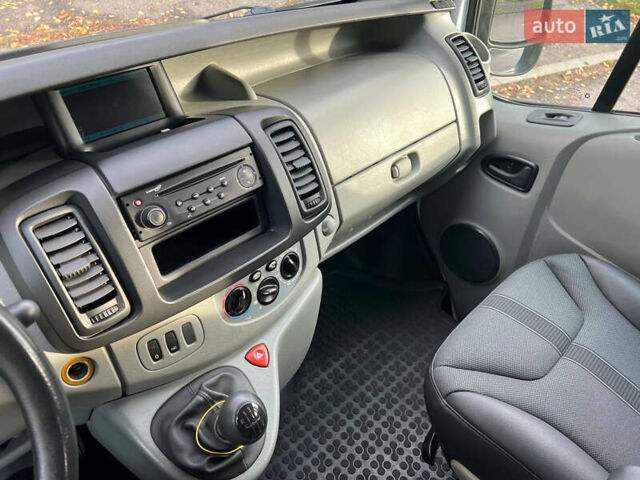 Белый Рено Трафик, объемом двигателя 2 л и пробегом 149 тыс. км за 12700 $, фото 25 на Automoto.ua