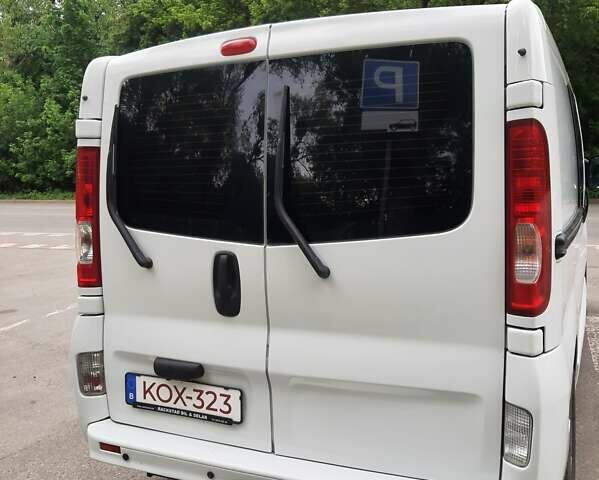 Белый Рено Трафик, объемом двигателя 2 л и пробегом 290 тыс. км за 11500 $, фото 5 на Automoto.ua