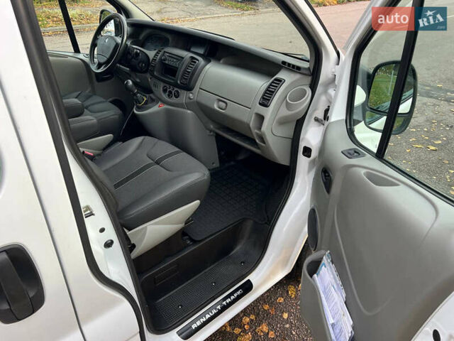 Белый Рено Трафик, объемом двигателя 2 л и пробегом 149 тыс. км за 12700 $, фото 9 на Automoto.ua